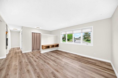 42 Rundlelawn Close Ne, Calgary, AB - Indoor Photo Showing Other Room