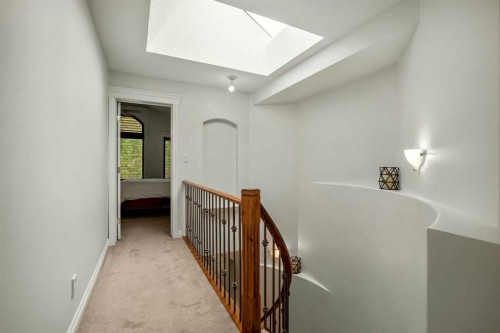 522 22 Avenue Ne, Calgary, AB - Indoor Photo Showing Other Room