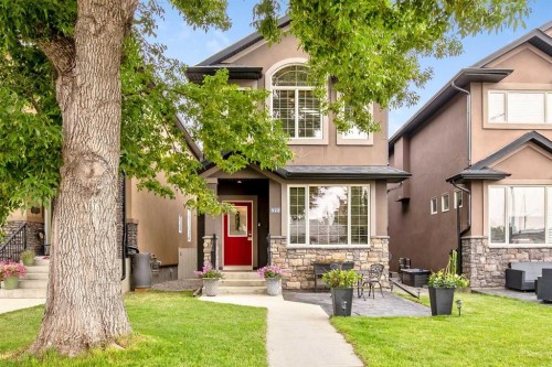 522 22 Avenue Ne, Calgary, AB - Outdoor With Facade