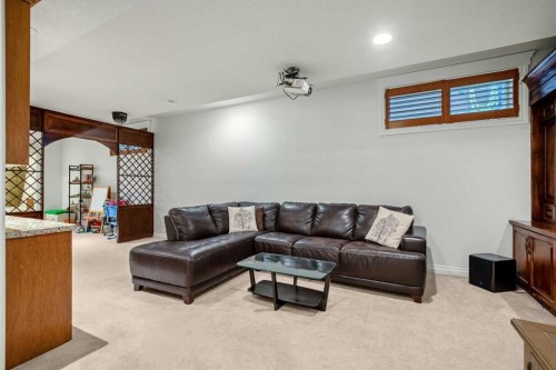 522 22 Avenue Ne, Calgary, AB - Indoor