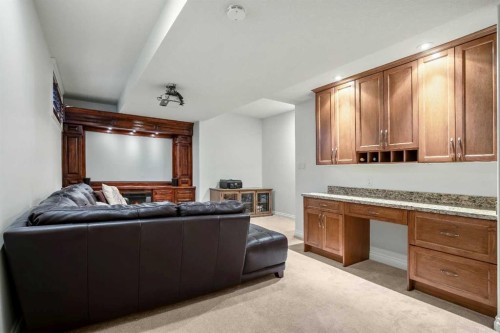 522 22 Avenue Ne, Calgary, AB - Indoor