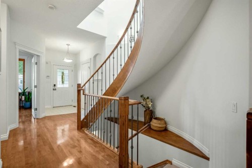 522 22 Avenue Ne, Calgary, AB - Indoor Photo Showing Other Room