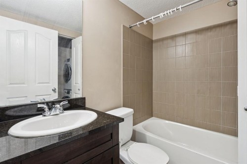 2117-403 Mackenzie Way Sw, Airdrie, AB - Indoor Photo Showing Bathroom