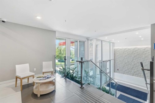 628-88 9 Street Ne, Calgary, AB - Indoor Photo Showing Other Room