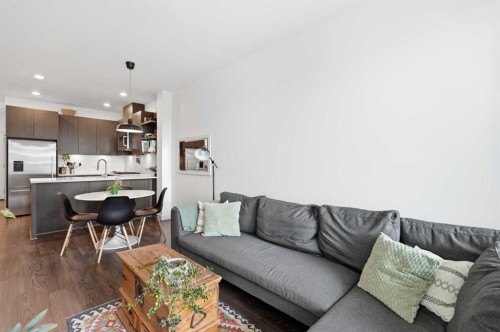 628-88 9 Street Ne, Calgary, AB - Indoor