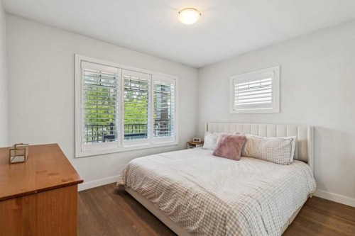 1644 16 Street Se, Calgary, AB - Indoor Photo Showing Bedroom