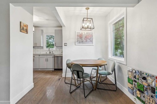 1644 16 Street Se, Calgary, AB - Indoor Photo Showing Dining Room