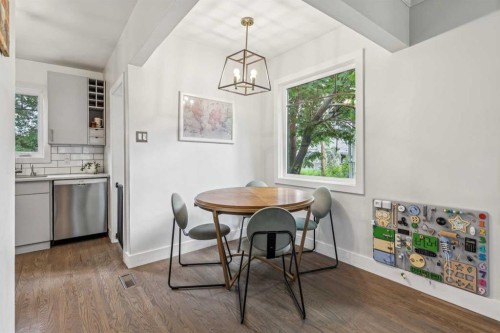 1644 16 Street Se, Calgary, AB - Indoor Photo Showing Dining Room