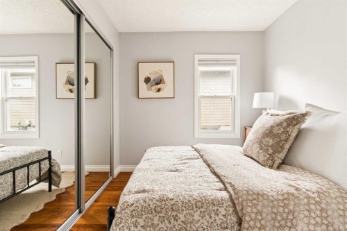 813 3 Avenue Nw, Calgary, AB - Indoor Photo Showing Bedroom
