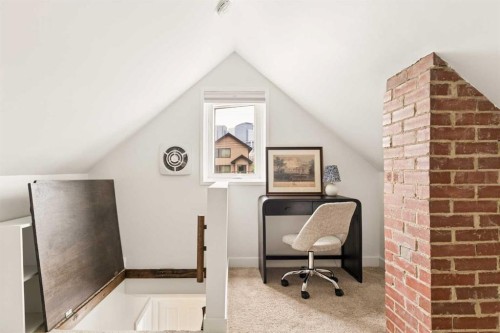 813 3 Avenue Nw, Calgary, AB - Indoor Photo Showing Other Room