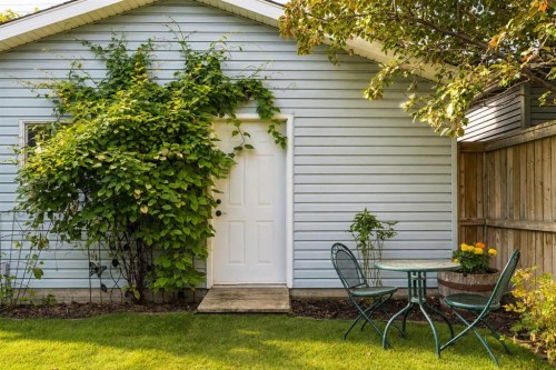 813 3 Avenue Nw, Calgary, AB - Outdoor With Exterior