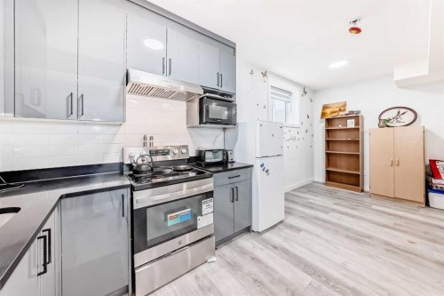330 Ambleton Drive Nw, Calgary, AB - Indoor Photo Showing Kitchen