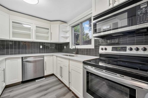 1608 3 Street Nw, Calgary, AB - Indoor Photo Showing Kitchen With Double Sink With Upgraded Kitchen