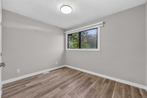 1608 3 Street Nw, Calgary, AB - Indoor Photo Showing Other Room