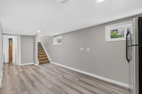 1608 3 Street Nw, Calgary, AB - Indoor Photo Showing Other Room
