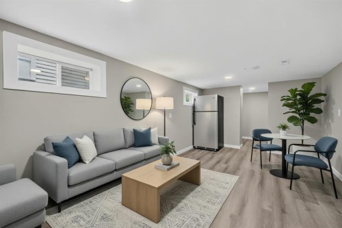 1608 3 Street Nw, Calgary, AB - Indoor