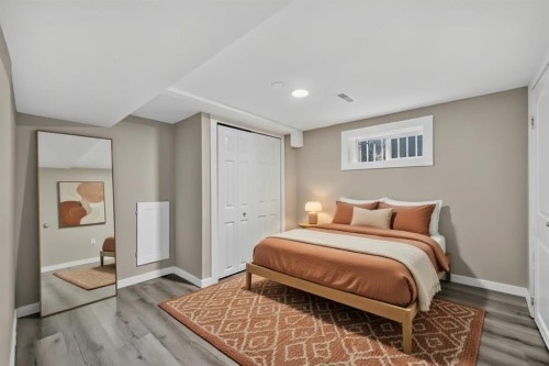 1608 3 Street Nw, Calgary, AB - Indoor Photo Showing Bedroom