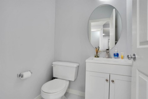 41 Millview Park Sw, Calgary, AB - Indoor Photo Showing Bathroom