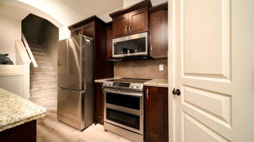 93 Cranleigh Heath Se, Calgary, AB - Indoor Photo Showing Kitchen