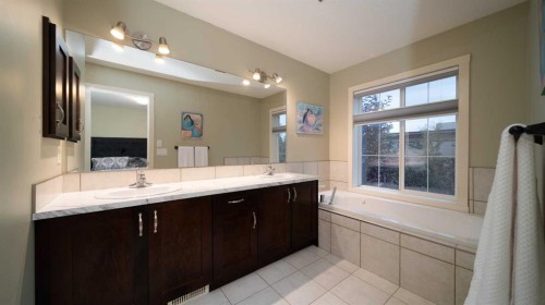 93 Cranleigh Heath Se, Calgary, AB - Indoor Photo Showing Bathroom