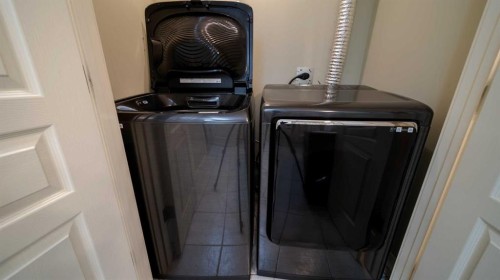 93 Cranleigh Heath Se, Calgary, AB - Indoor Photo Showing Laundry Room