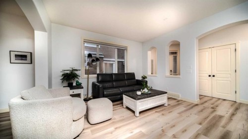 93 Cranleigh Heath Se, Calgary, AB - Indoor Photo Showing Living Room
