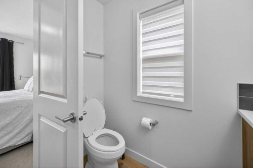 606-550 Seton Circle Se, Calgary, AB - Indoor Photo Showing Bathroom
