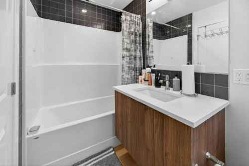 606-550 Seton Circle Se, Calgary, AB - Indoor Photo Showing Bathroom