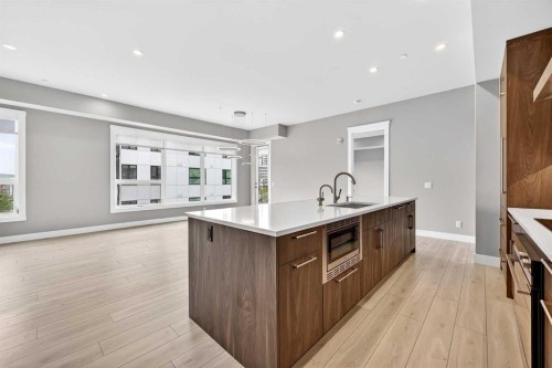 302-275 Lebel Crescent Nw, Calgary, AB - Indoor Photo Showing Kitchen