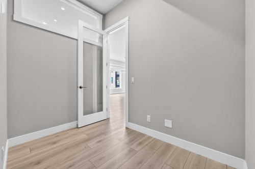 302-275 Lebel Crescent Nw, Calgary, AB - Indoor Photo Showing Other Room