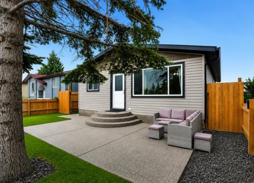 896 Rundlecairn Way Ne, Calgary, AB - Outdoor
