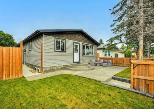 896 Rundlecairn Way Ne, Calgary, AB - Outdoor