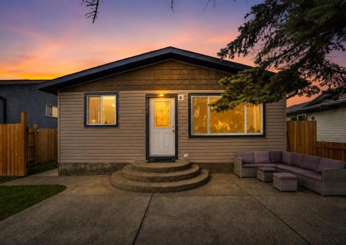 896 Rundlecairn Way Ne, Calgary, AB - Outdoor