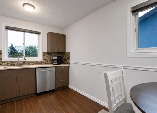 896 Rundlecairn Way Ne, Calgary, AB - Indoor Photo Showing Kitchen