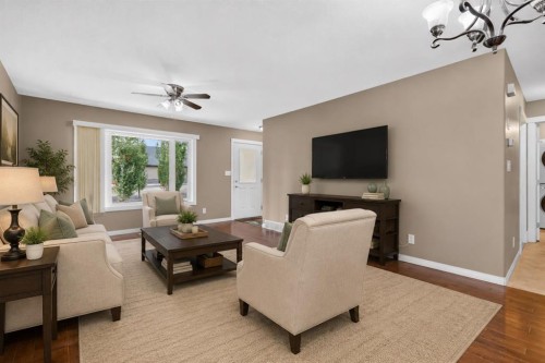 3-310 6 Avenue Ne, Three Hills, AB - Indoor Photo Showing Living Room