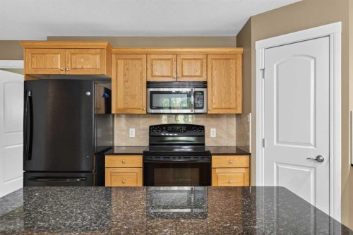 3-310 6 Avenue Ne, Three Hills, AB - Indoor Photo Showing Kitchen