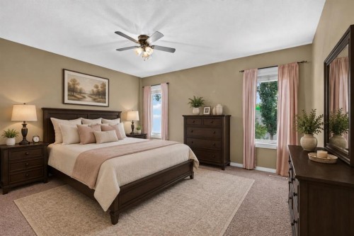 3-310 6 Avenue Ne, Three Hills, AB - Indoor Photo Showing Bedroom