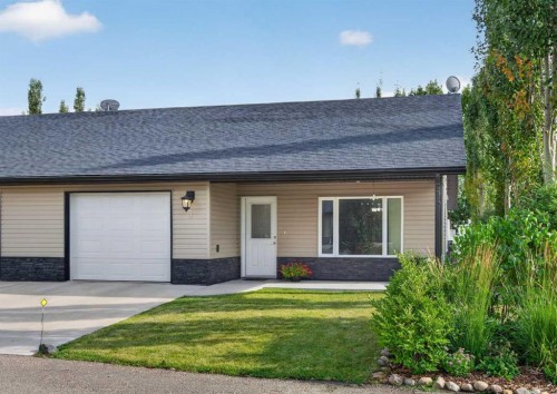 3-310 6 Avenue Ne, Three Hills, AB - Outdoor With Deck Patio Veranda