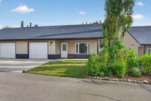 3-310 6 Avenue Ne, Three Hills, AB - Outdoor