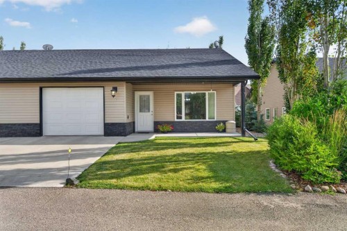 3-310 6 Avenue Ne, Three Hills, AB - Outdoor