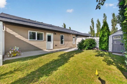 3-310 6 Avenue Ne, Three Hills, AB - Outdoor