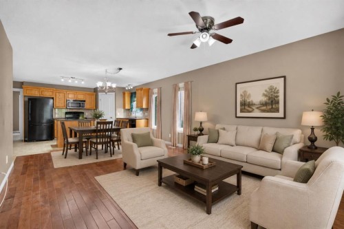 3-310 6 Avenue Ne, Three Hills, AB - Indoor Photo Showing Living Room