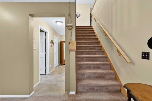 14 Evergreen Common Sw, Calgary, AB - Indoor Photo Showing Other Room