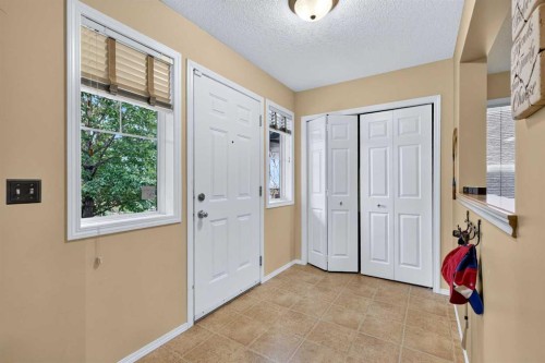 14 Evergreen Common Sw, Calgary, AB - Indoor Photo Showing Other Room