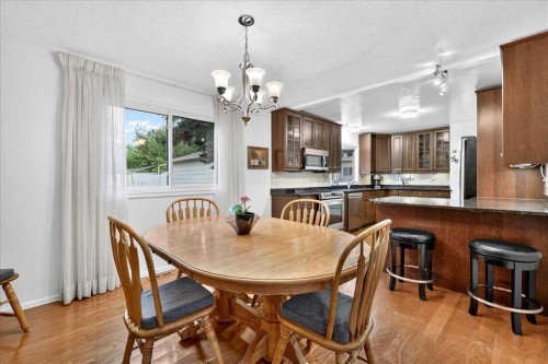 1707 107 Avenue Sw, Calgary, AB - Indoor Photo Showing Dining Room