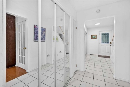 1707 107 Avenue Sw, Calgary, AB - Indoor Photo Showing Other Room