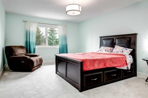 40 Westmore Place Sw, Calgary, AB - Indoor Photo Showing Bedroom