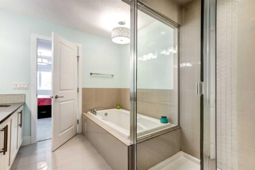 40 Westmore Place Sw, Calgary, AB - Indoor Photo Showing Bathroom