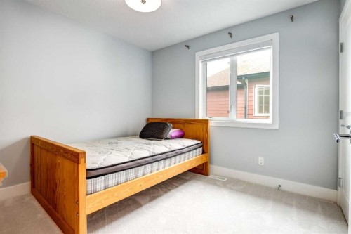 40 Westmore Place Sw, Calgary, AB - Indoor Photo Showing Bedroom