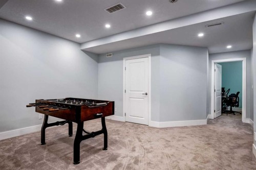 40 Westmore Place Sw, Calgary, AB - Indoor Photo Showing Other Room